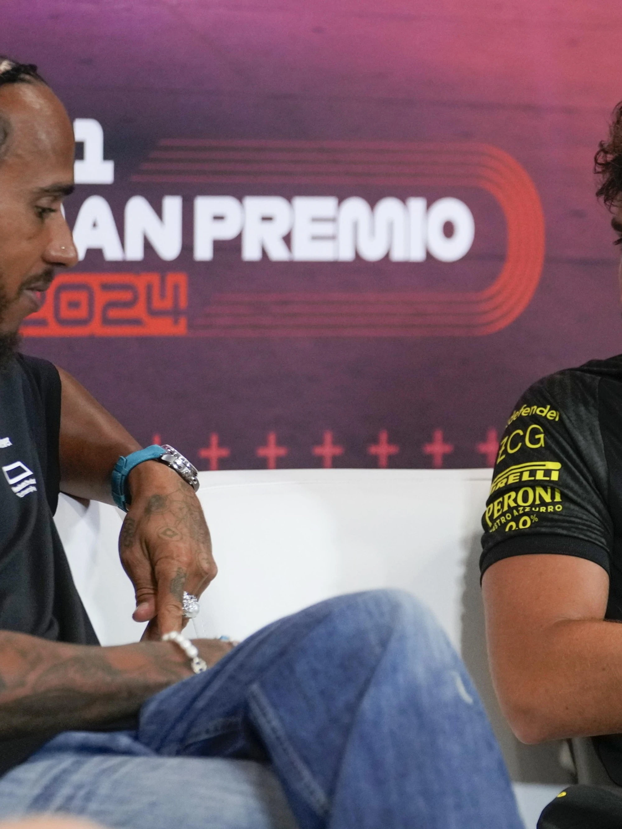 Ferrari, lo choc di Leclerc e Hamilton dopo il flop all'esordio: si mette malissimo