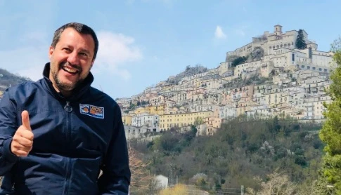 Regionali Basilicata, Matteo Salvini esulta e infierisce sul Pd: "7-0 alla sinistra, voti triplicati. Grazie!"