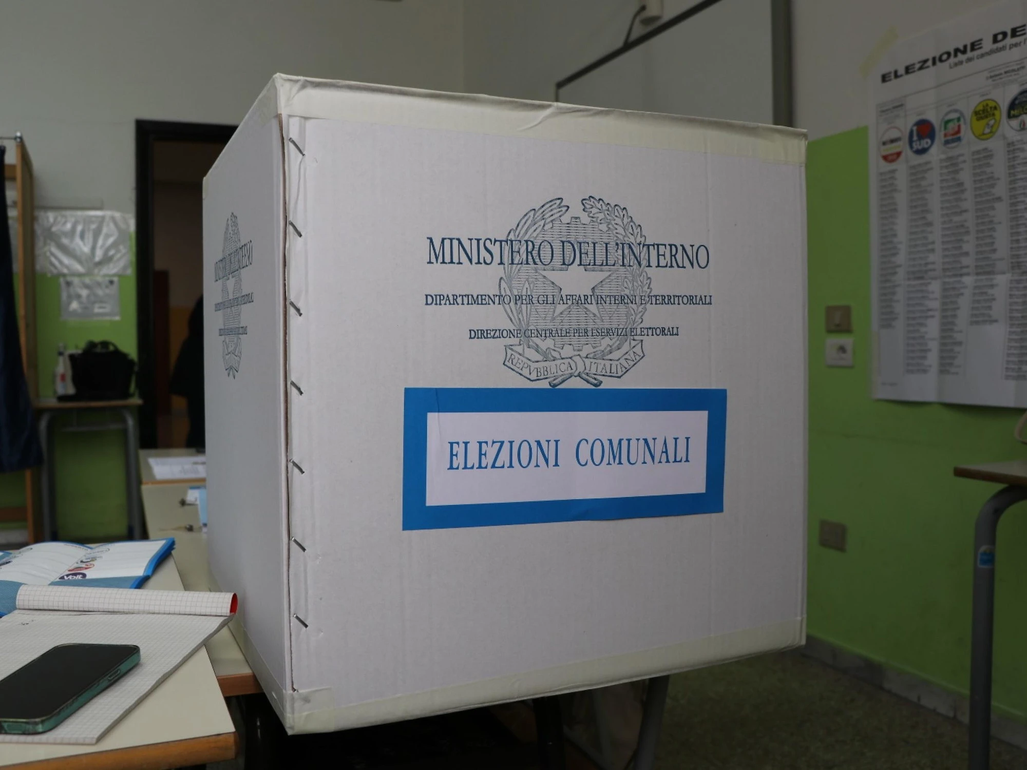 Reggio Calabria, "fermate le operazioni di voto": caos a urne aperte