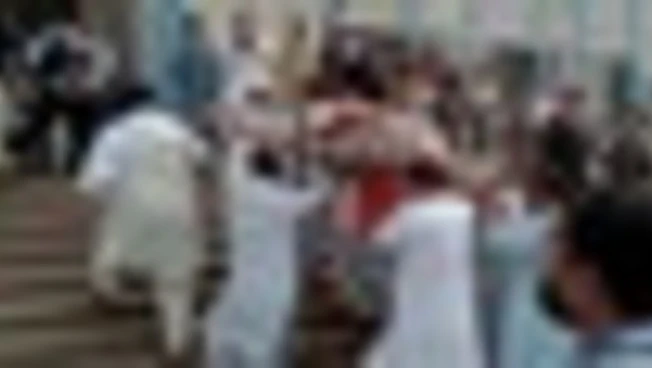 Pakistan, 17 morti in attentato suicida nella valle dello Swat
