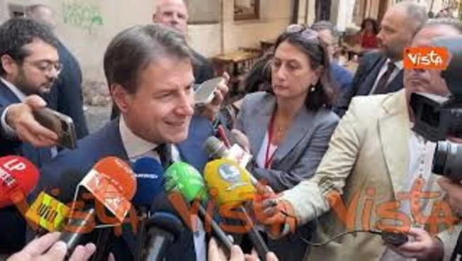 Conte: Istat certifica che Paese non cresce, Ponte sullo Stretto e riarmo spese folli
