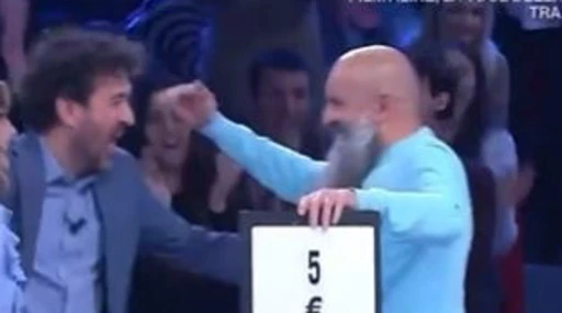 Affari tuoi, Alberto e Lucio "dimenticano" Sheila: scena raggelante