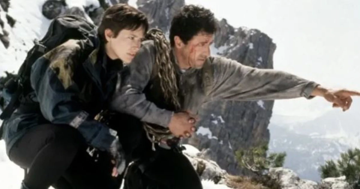 "Cliffhanger-L'Ultima sfida": la fuga in areo, poi cambia tutto