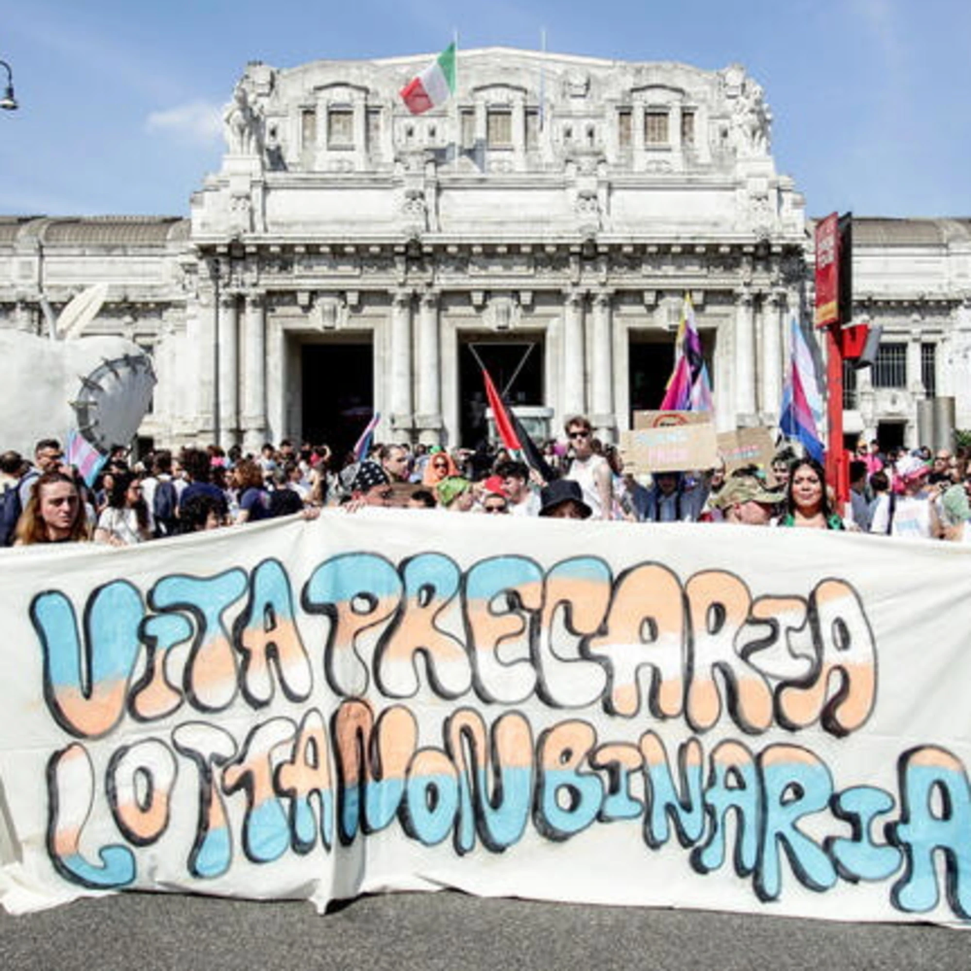 La scrittrice boicottata perché si oppone ai bimbi trans