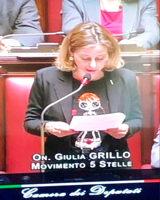 Giulia Grillo, la capogruppo M5s conciata così alla Camera: sconcerto in aula
