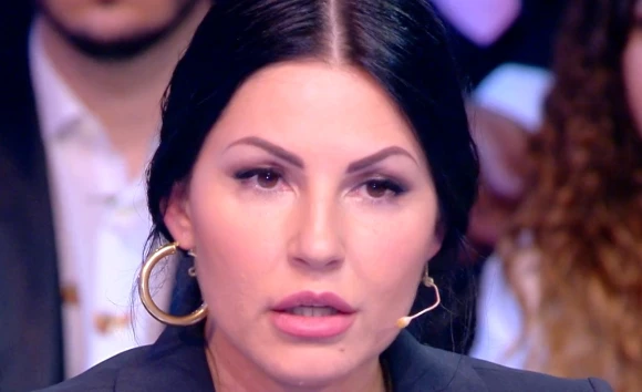 Eliana Michelazzo spiazza tutti a Live Non è D'Urso: "Anche Barbara ha un fidanzato fantasma"