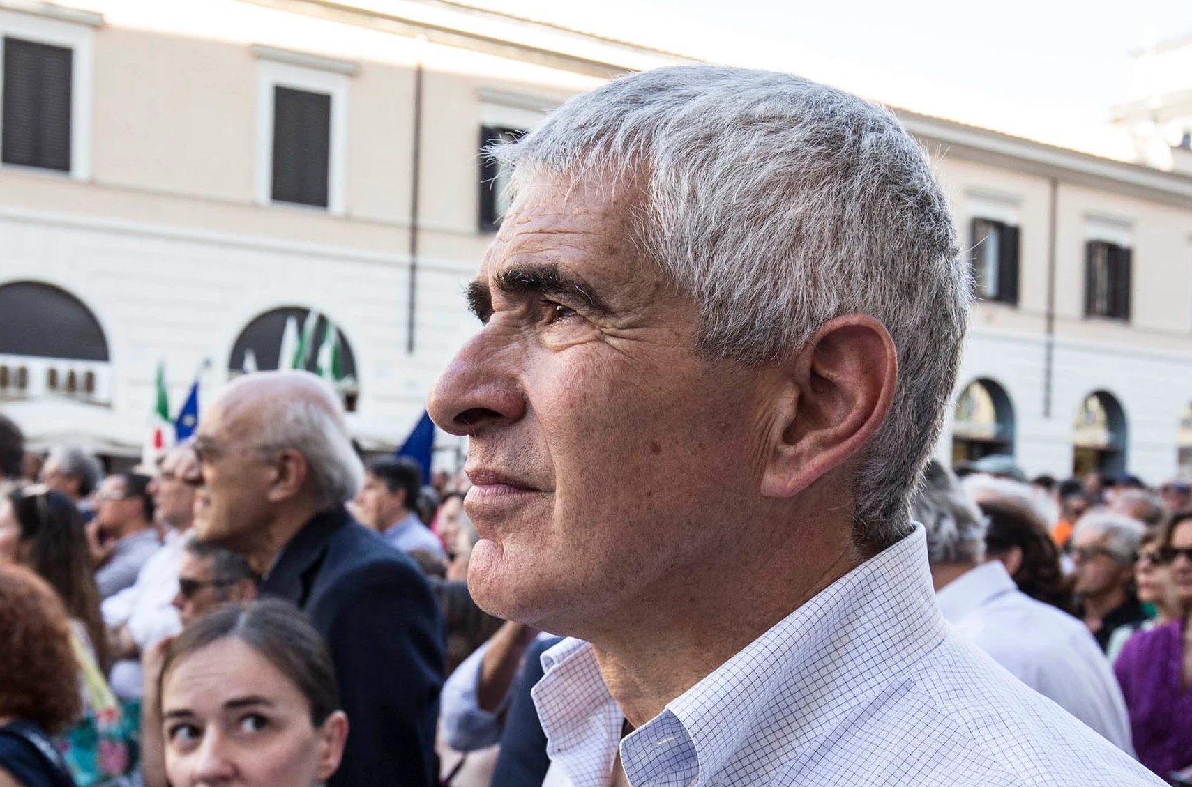 Pier Ferdinando Casini, la vergognosa piroetta: da "spariamo agli scafisti" a "accogliere è un'esigenza"