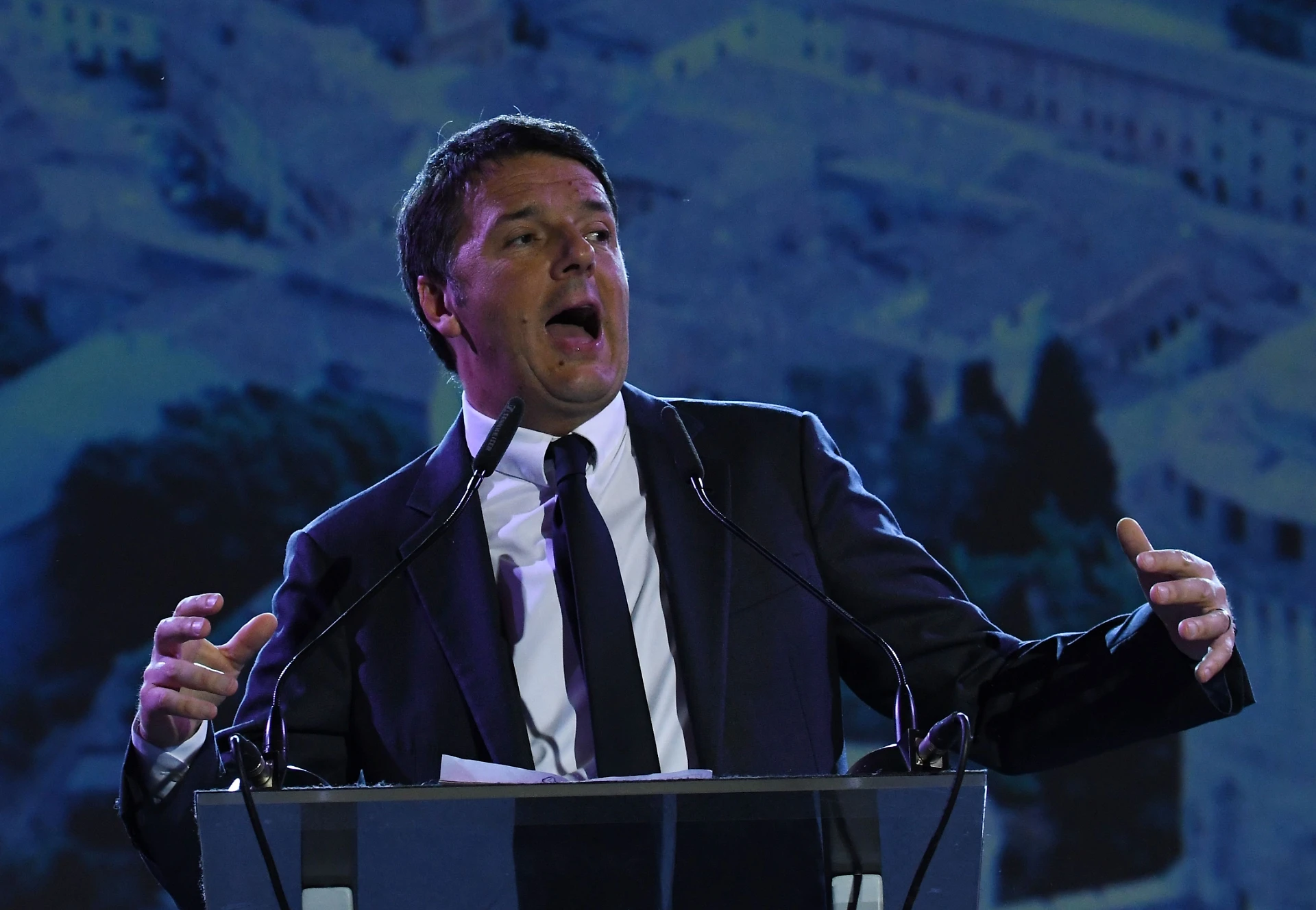 Matteo Renzi verso le dimissioni da segretario Pd. Ma è giallo: slitta la conferenza stampa, è sparito?
