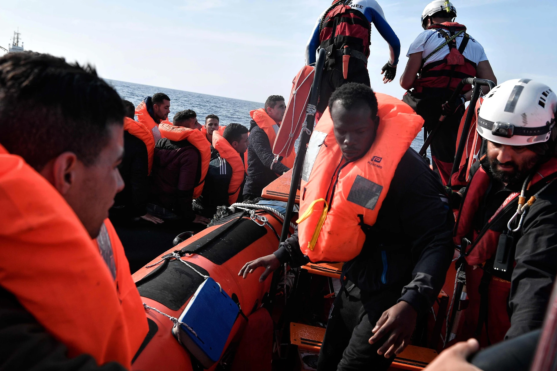 Aquarius, il messaggio nascosto della Libia all'Italia: se non rispettate i patti vi mandiamo tutti gli immigrati