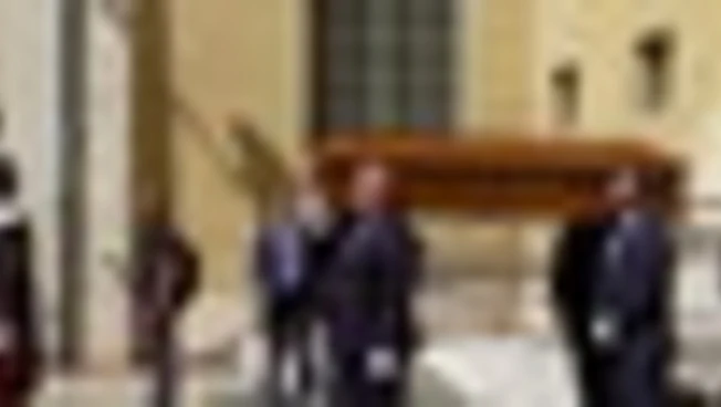 L'ultimo saluto a Emma Bonino, i funerali di Stato laici in Campidoglio