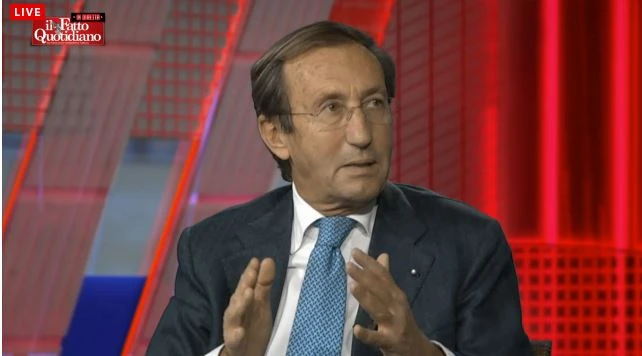 Fini sulla decadenza: "Finisce la parabola di Berlusconi, disgregatore del centrodestra"
