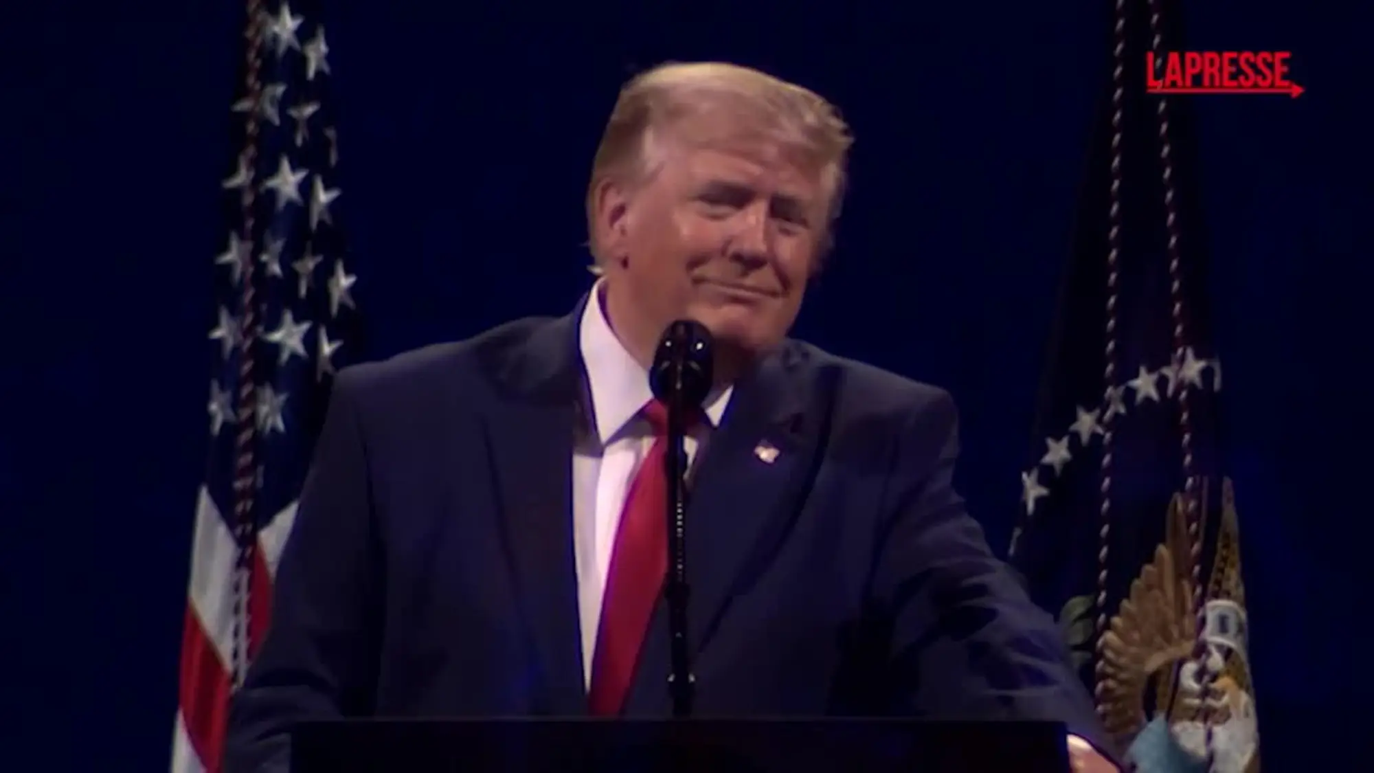 Trump: "L'America non sarà mai un Paese comunista"