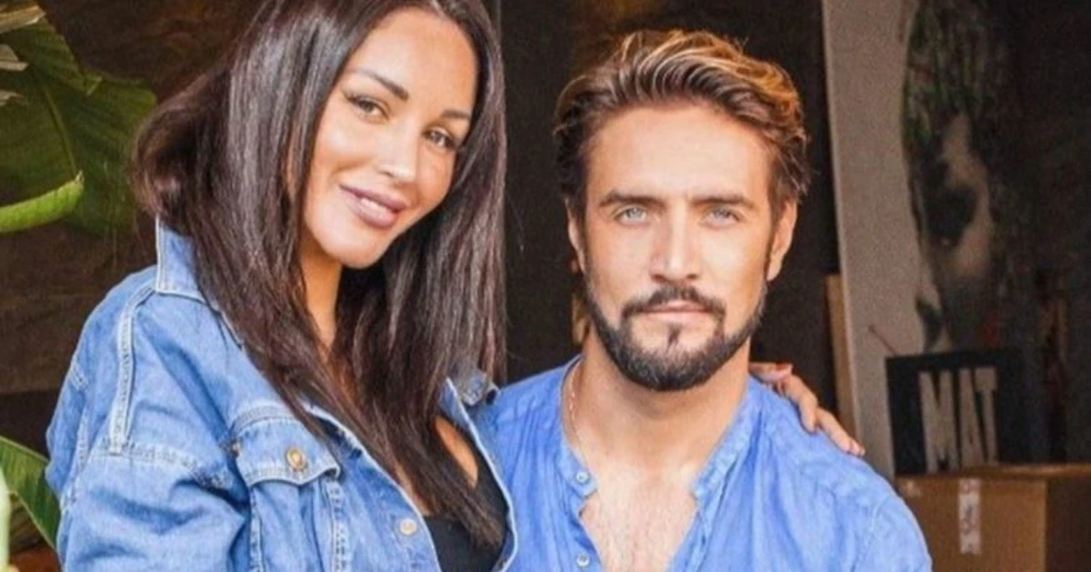 GfVip, Alex Belli e Delia Duran &quot;coppia aperta&quot;. La rivelazione intima sotto le lenzuola