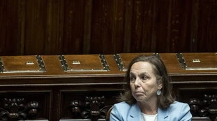 Luciana Lamorgese falsa positiva al coronavirus: "Il raro errore nella processazione del campione"