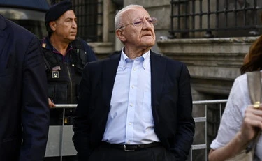 Giuseppe Conte, il moralismo M5s finisce davanti alla corte di De Luca