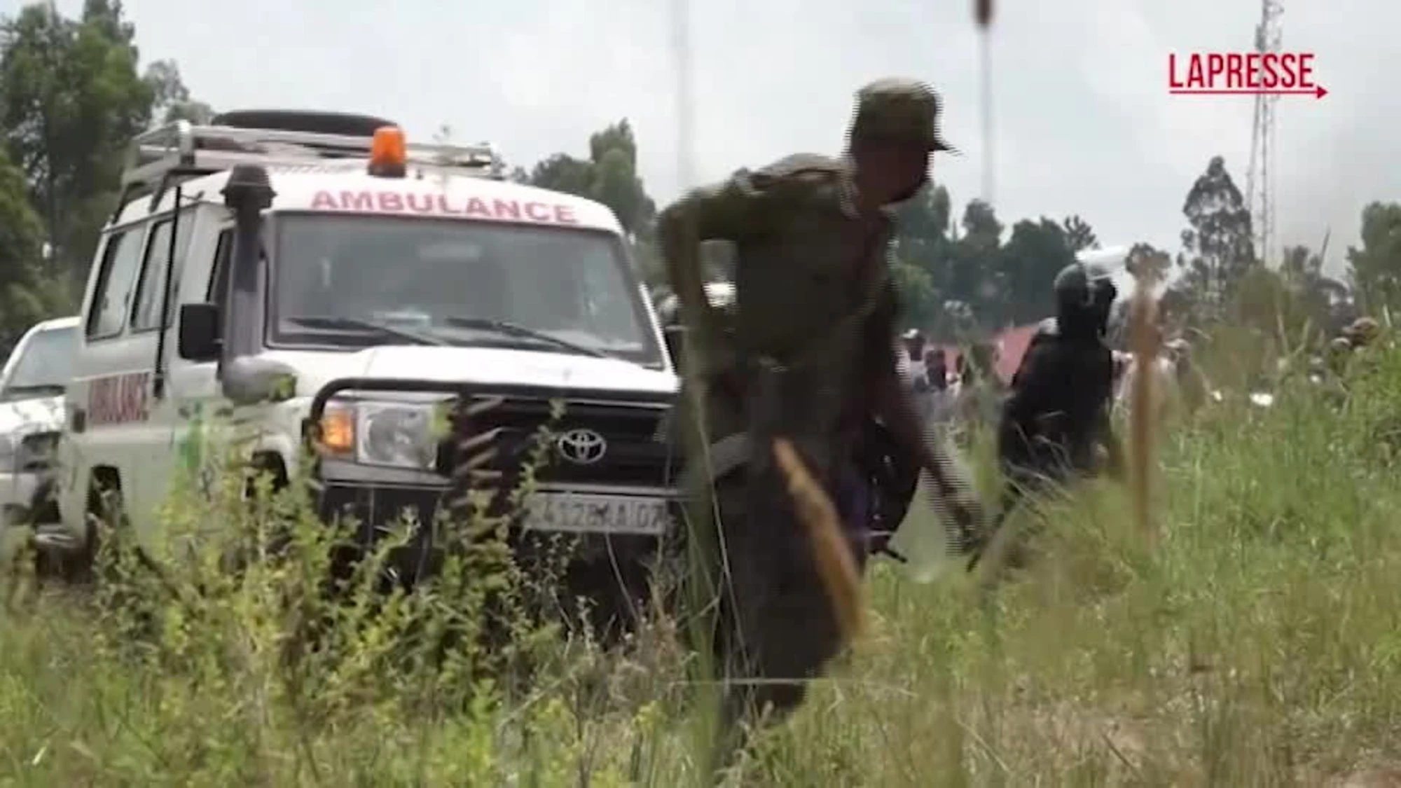 Ebola, caos in Congo: come vengono seppelliti i morti