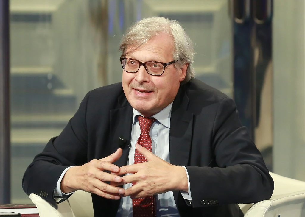 Vittorio Sgarbi: "L'Europa è un mostro". Devastante alleanza con Becchi: la scelta di campo