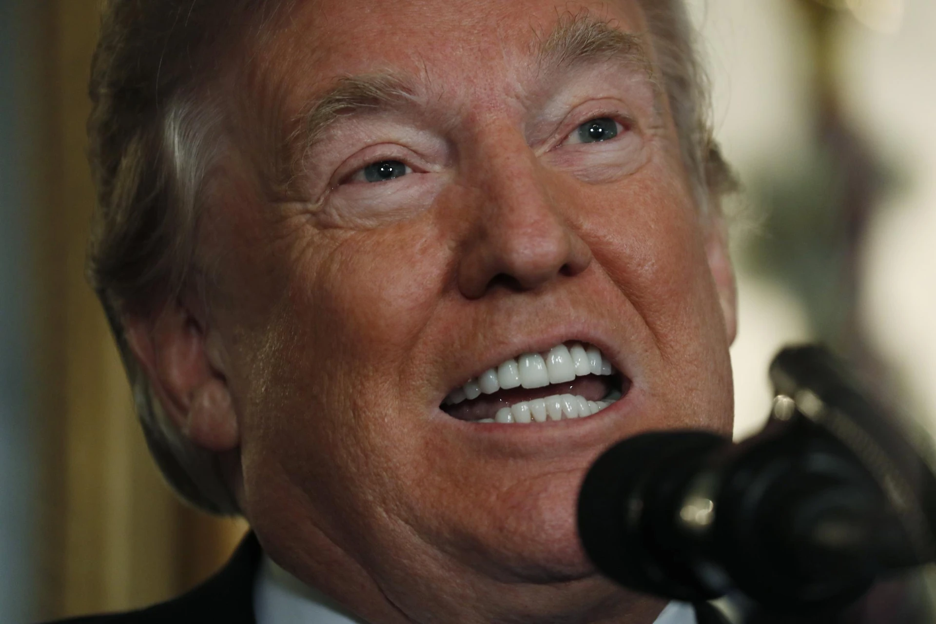 Trump, la spifferata imbarazzante dei suoi sottoposti: "Cosa fa tutto il giorno alla Casa Bianca"