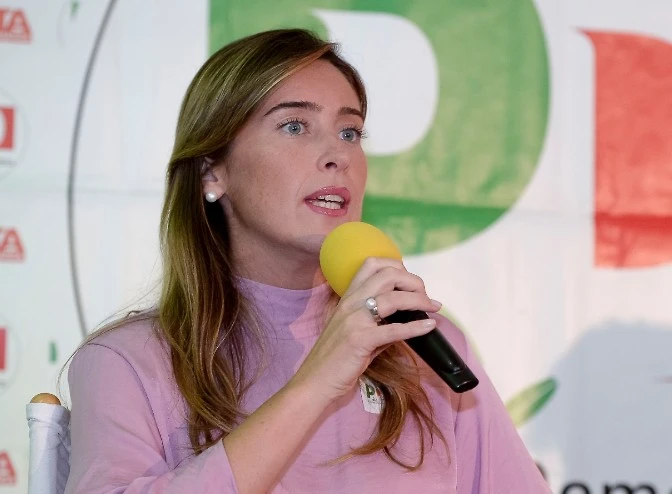Maria Elena Boschi sfotte Danilo Toninelli: "Ma il tunnel del Brennero è frutto della tua fantasia?"
