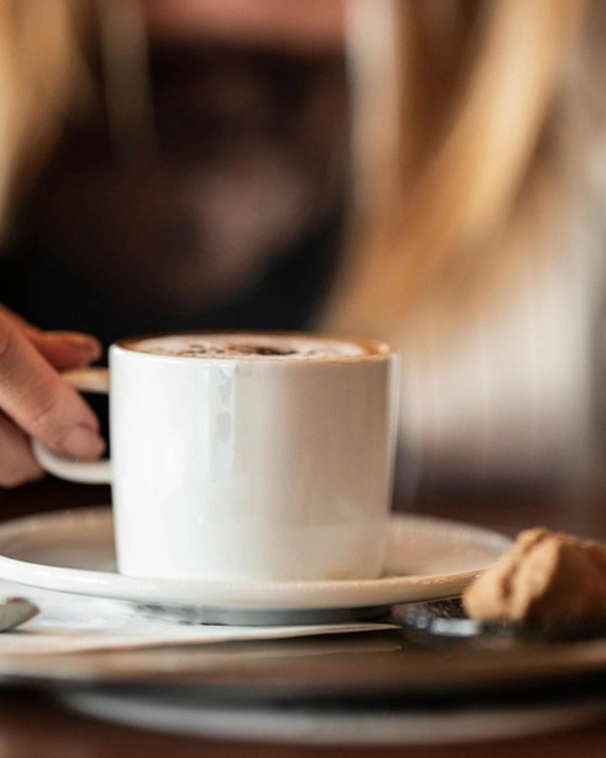 Scontrino, "coca, caffè e birre 80 euro": la denuncia choc