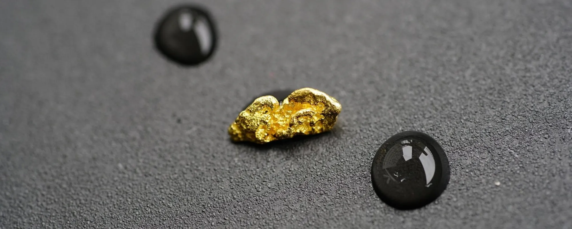 Ladri in casa, rubano due pepite? Disgustoso: cos'erano davvero