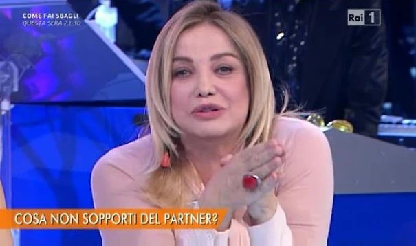 Domenica In, "Simona Izzo è passata con Mara Venier e così la D'Urso...". Rai-Mediaset, veleno incrociato
