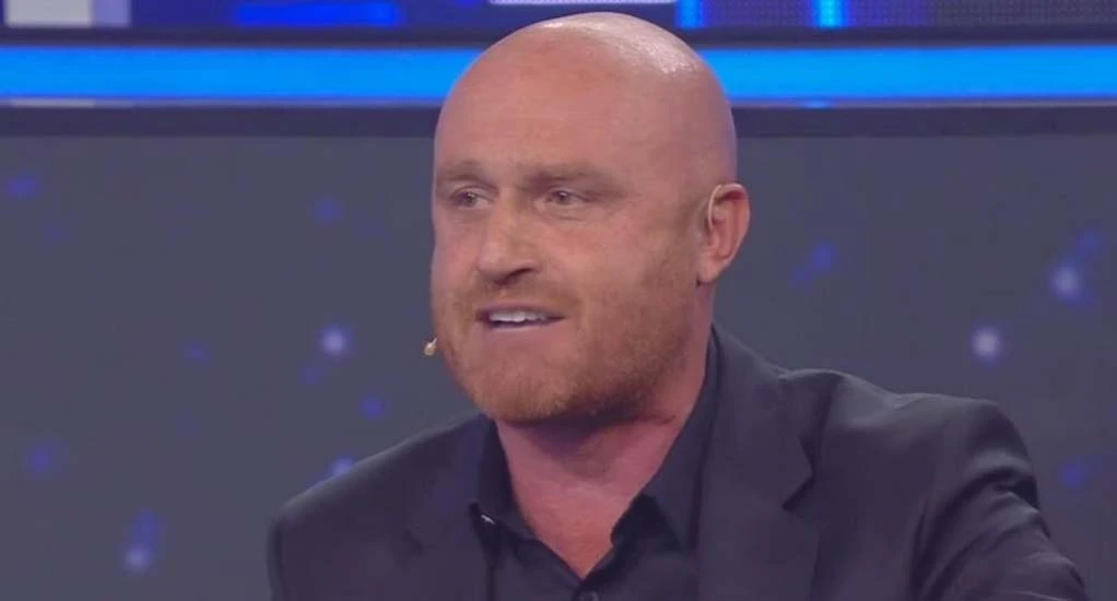 Amici, Rudy Zerbi in imbarazzo in studio: &quot;Una figura di m***&quot;, la De Filippi lo inchioda