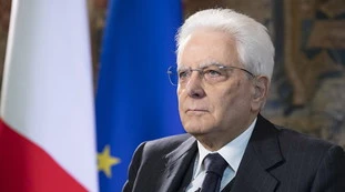 Belen Rodriguez tradita da De Martino con la Marcuzzi? "Mattarella ci faccia votare", clamorosa bordata-vip