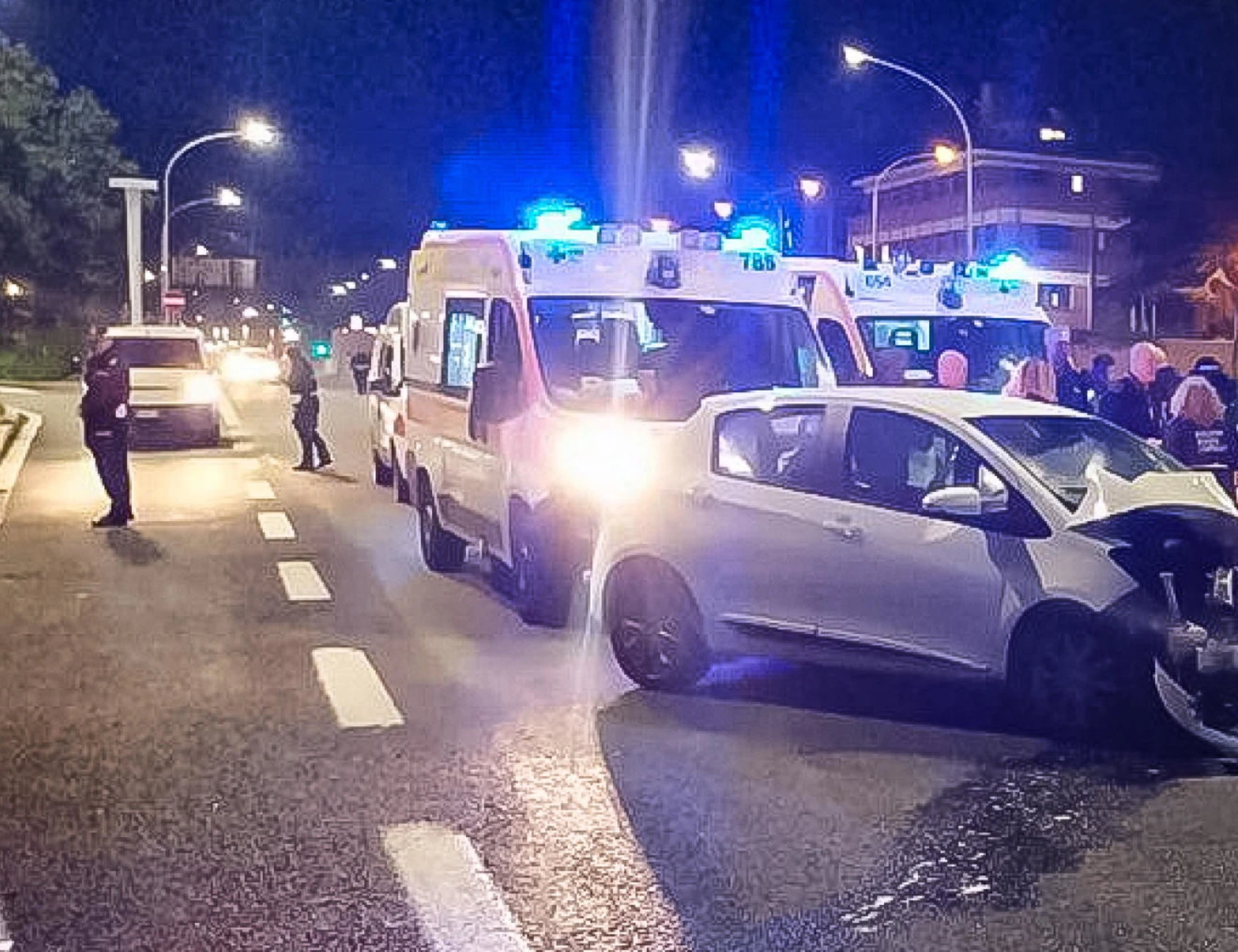Leggi l'articolo: Roma choc, schianto e una morta: sospetti agghiaccianti