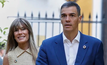 https://media.liberoquotidiano.it/eiCspXQVvlUfxsvYi9gamyFTXZRPzQmv2W6GDVfv3Yk/width:800/quality:90/aW1hZ2VzLzIwMjUvMDkvMDQvMDc1OTM5MTY0LWNhOWRiM2I2LWNhZDgtNDEwNy1hNGNiLTI1YWIxMjMxMTg0ZS5qcGc.webp