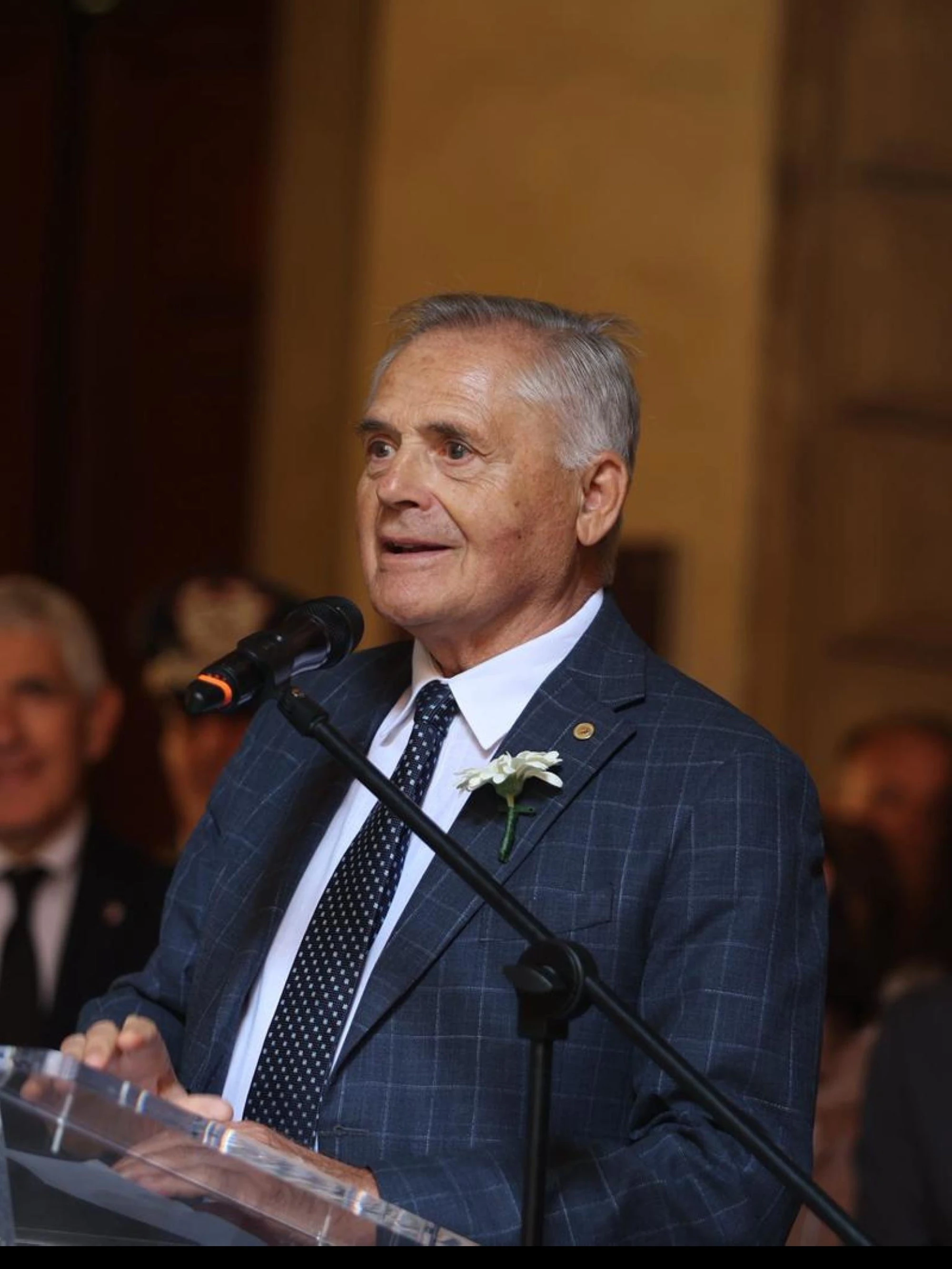 Strage di Bologna, fischi e insulti per La Russa. La durissima replica di Fdi