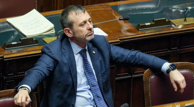 Delmastro, la crociata M5s: "Abuso dei suoi doveri"