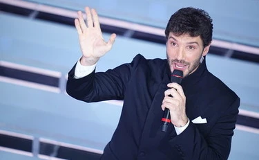 Stefano De Martino a Sanremo, "un'invasione": chi porta con sé
