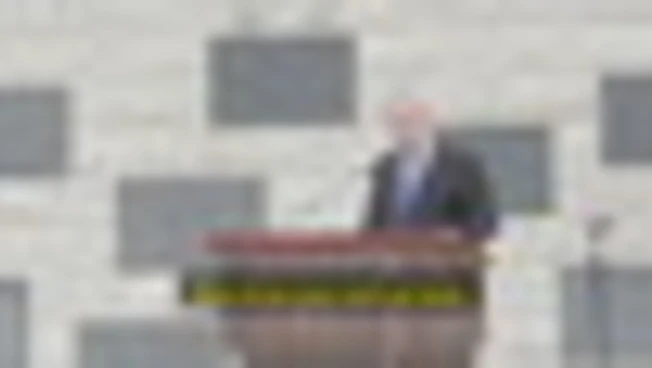 Un contestatore interrompe Netanyahu alla cerimonia del Memorial Day