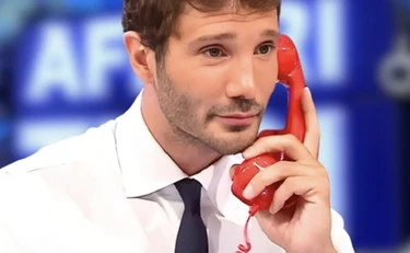 https://media.liberoquotidiano.it/elJz-RBRzfNyYbC_6SY9pbTJQhcnbhG_ALyF2uuvNsE/width:800/quality:90/aW1hZ2VzLzIwMjUvMDkvMDEvMTI1OTA3ODc0LTI5YTAyYzRlLWNjMzQtNDgzNC04YzgxLWI0YTdkMzM2ZGJlMS5qcGc.webp