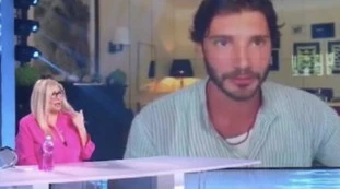 Domenica In, inquietante silenzio su Belen Rodriguez con De Martino? Mara Venier, la bomba: "Perché lo ho fatto"