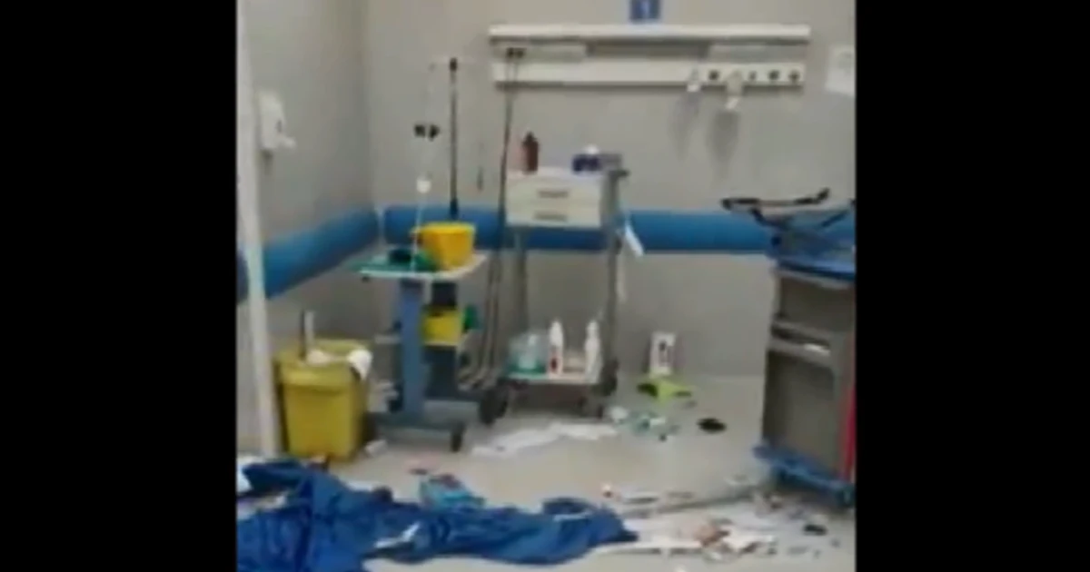 Napoli, pronto soccorso devastato dai familiari del 15enne ucciso: "Guerra allo Stato, è un fenomeno inedito"