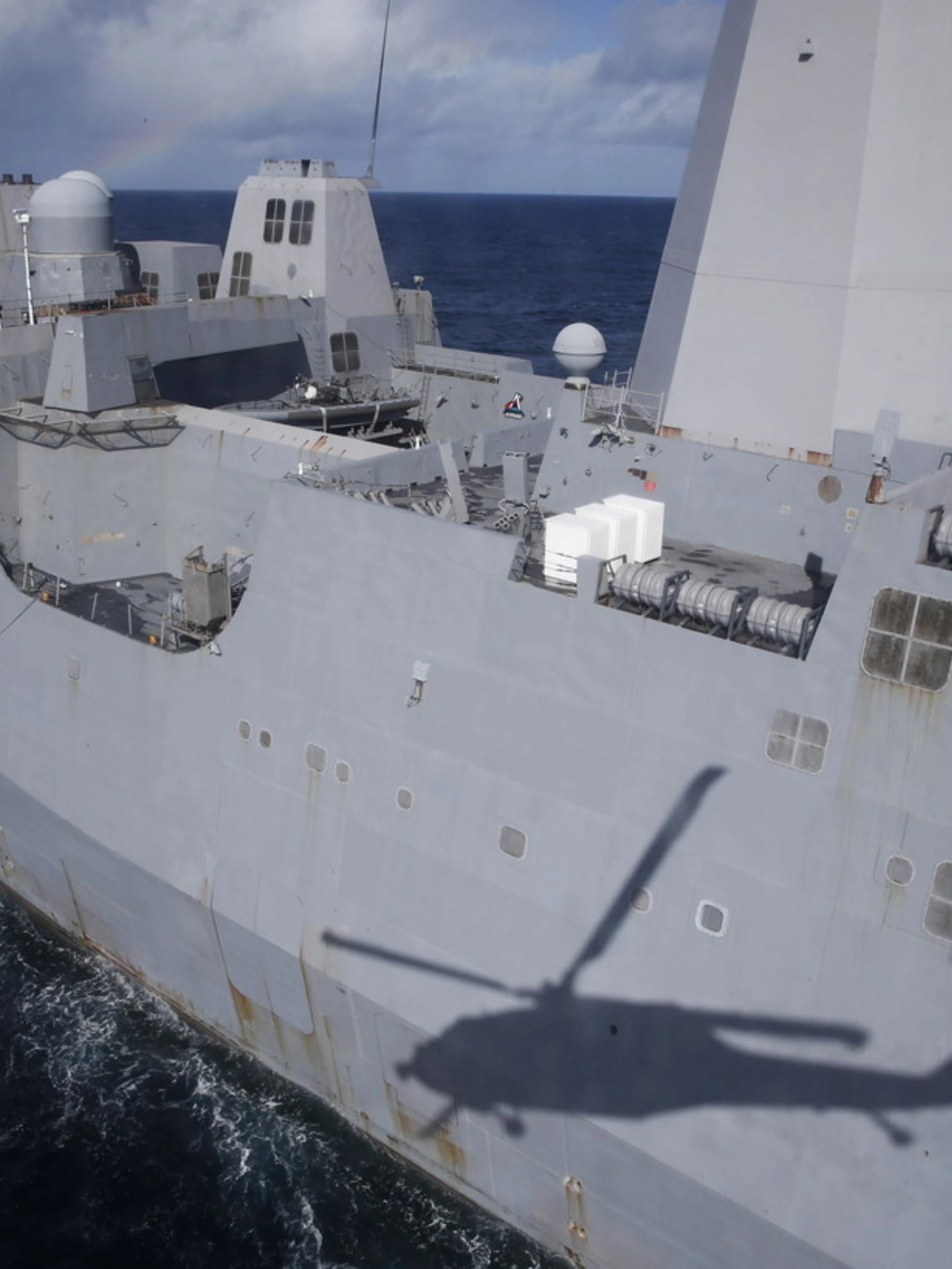 "Passaggio di navi Usa e Gb nello stretto": ira della Cina