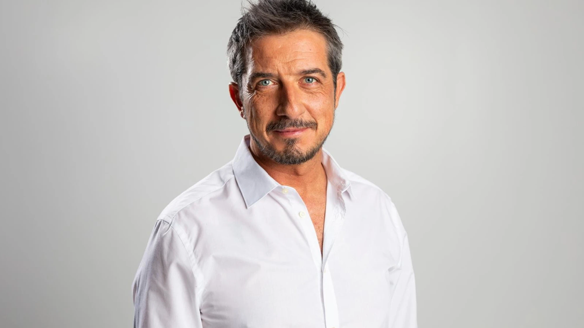 Regista, attore e sceneggiatore, Paolo Ruffini si racconta: "Le mie riflessioni sono sull'inclusione e la fragilità"