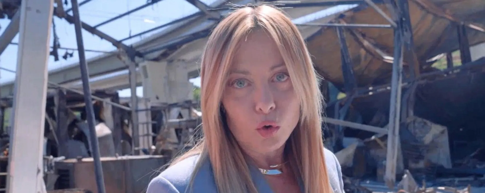 Leggi l'articolo: "Noi non chiediamo agli elettori i titoli di studio, li rispettiamo": Meloni zittisce Bonaccini e umilia il Pd