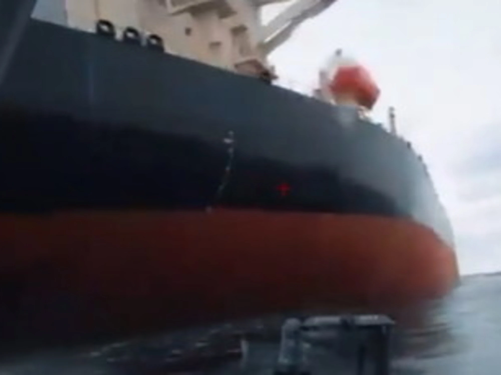 Germania sotto attacco, "la pista delle navi cargo russe": cosa sta emergendo