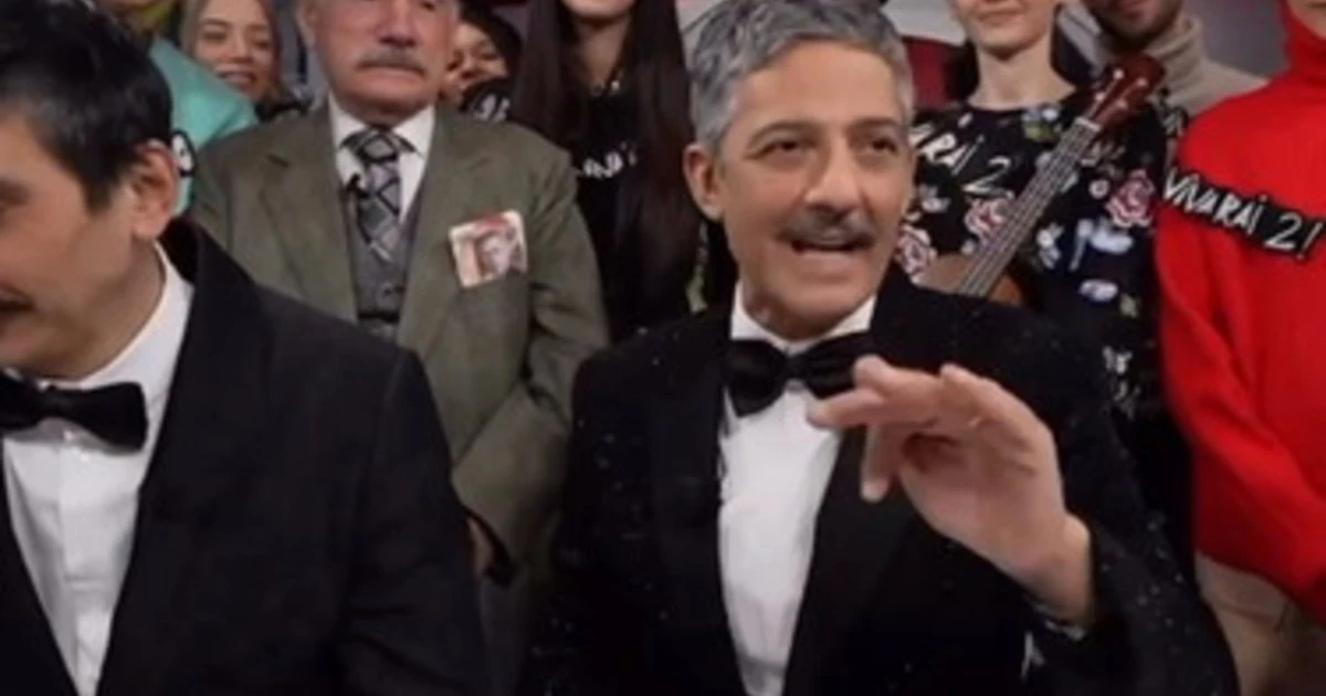 Fiorello, lo sfottò a Pierluigi Diaco: "Scusate, per molto meno..."