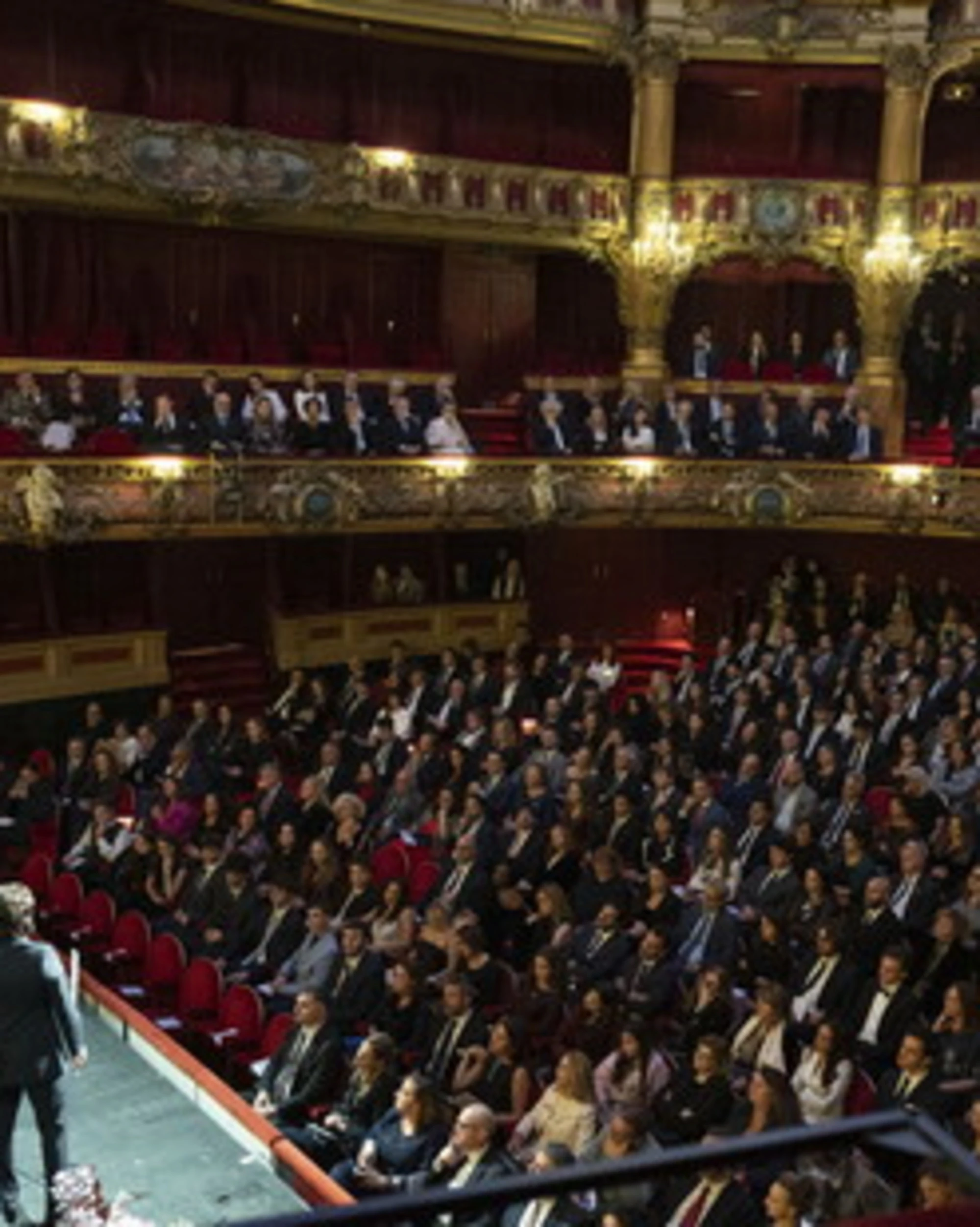 Opera e teatro, solo da riposati? Sì, lo insegna la storia dell'aristocrazia...