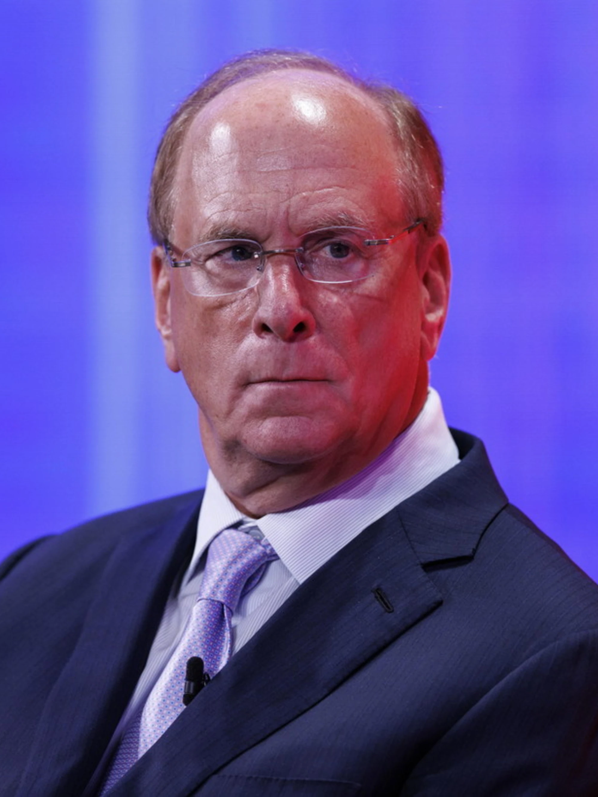 Larry Fink, il dollaro "non sarà più moneta-riserva": la profezia-choc