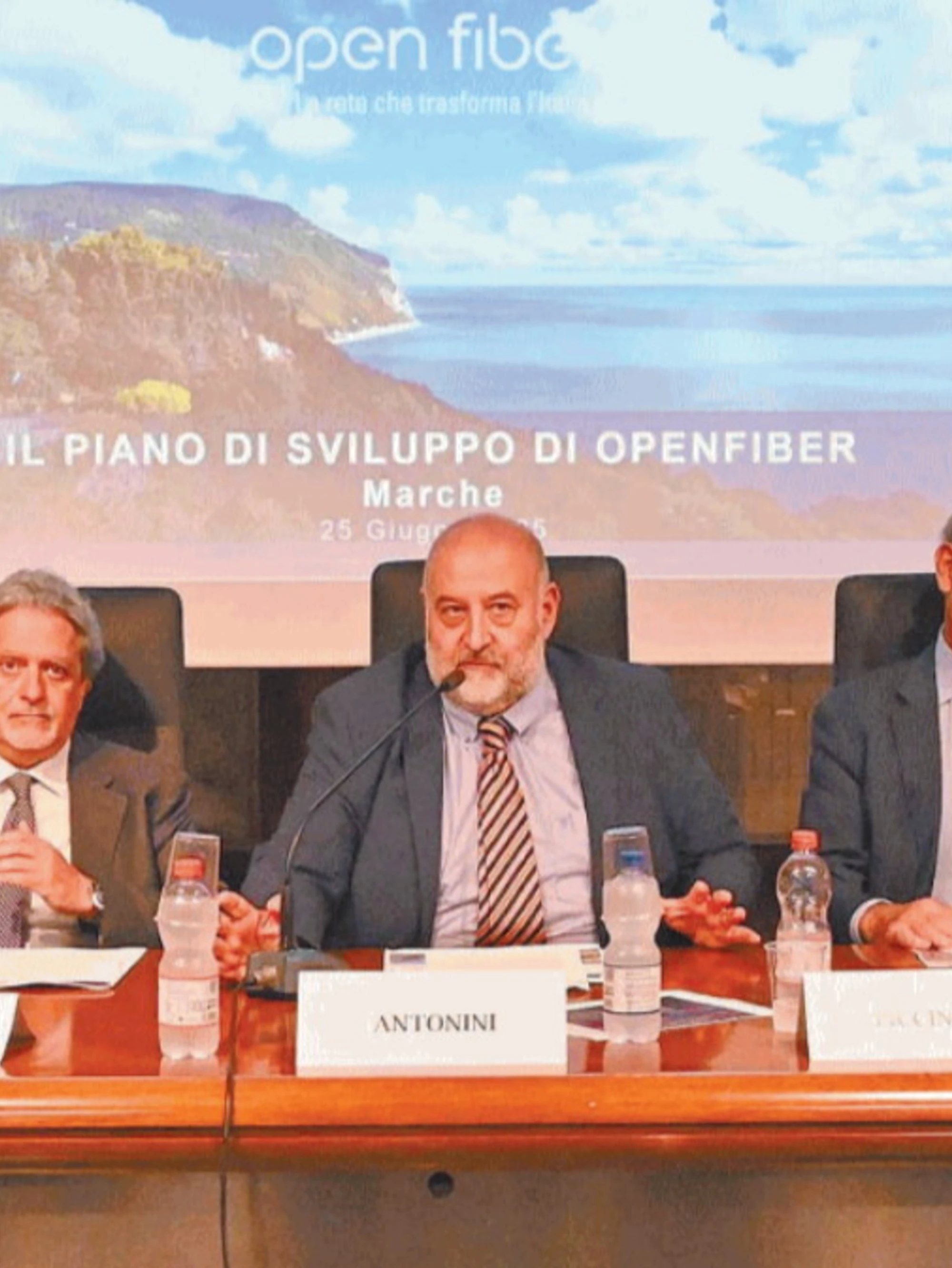 Open Fiber abbatte il divario digitale: Marche quarto target