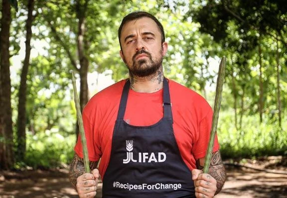 Chef Rubio attacca il popolo di Matteo Salvini: "In piazza una fauna che sc*** con le nigeriane e..."