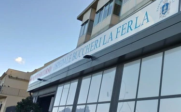 Palermska tragedija: preiskava smrti 14-letnice z znaki nasilja in vonjem po bencinu