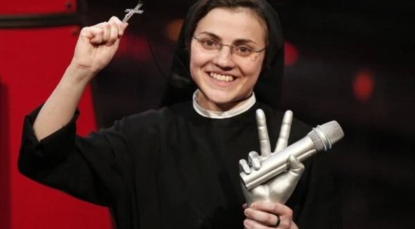 Ballando con le Stelle, Suor Cristina nuova concorrente, ecco il piano bomba della Carlucci