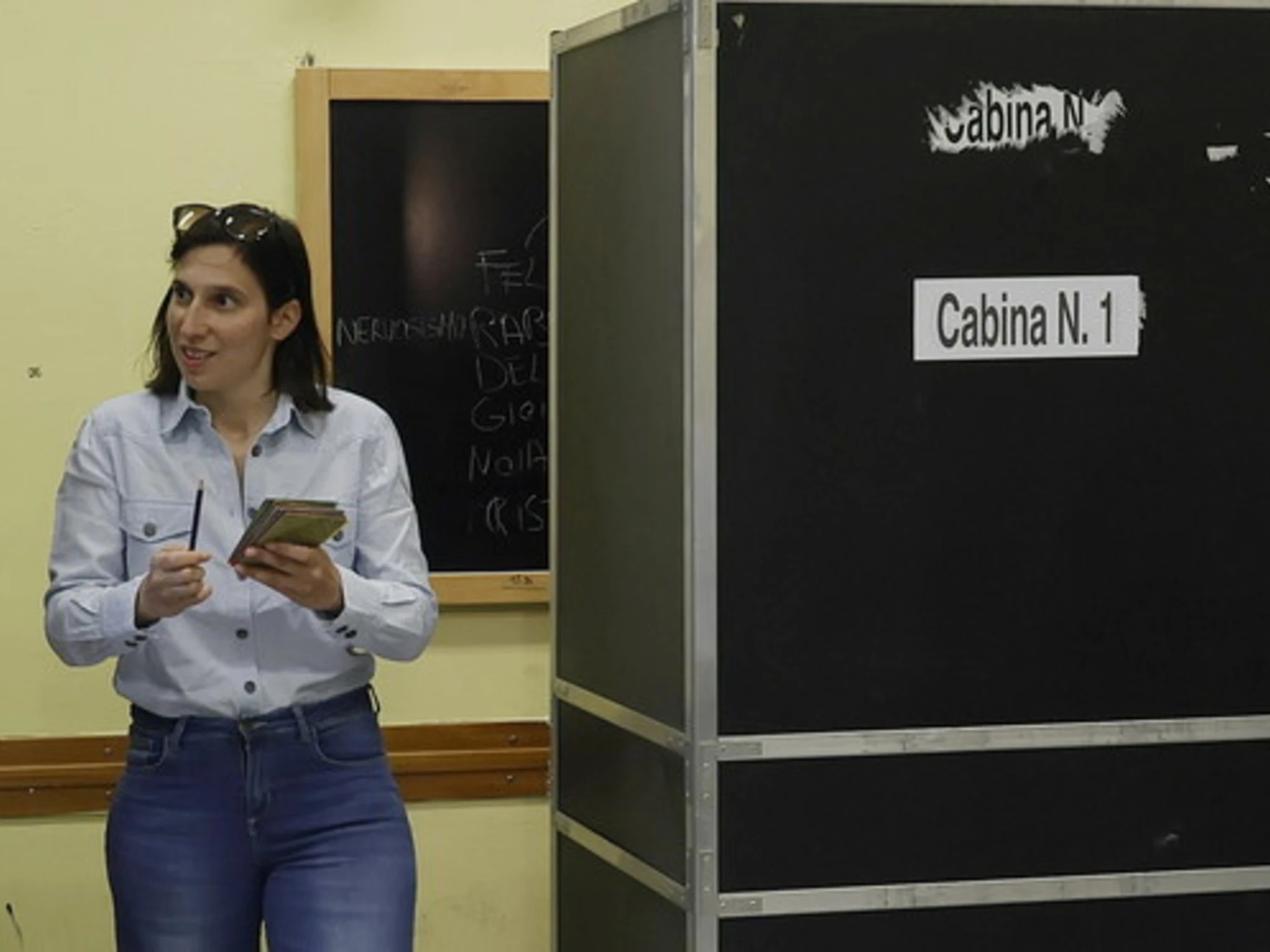 Pd, parte il processo ad Elly Schlein: "Che autogol!"