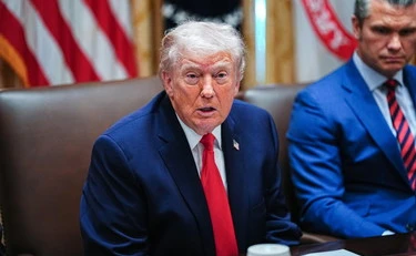 Donald Trump, la foto-choc del collo che scatena voci impazzite